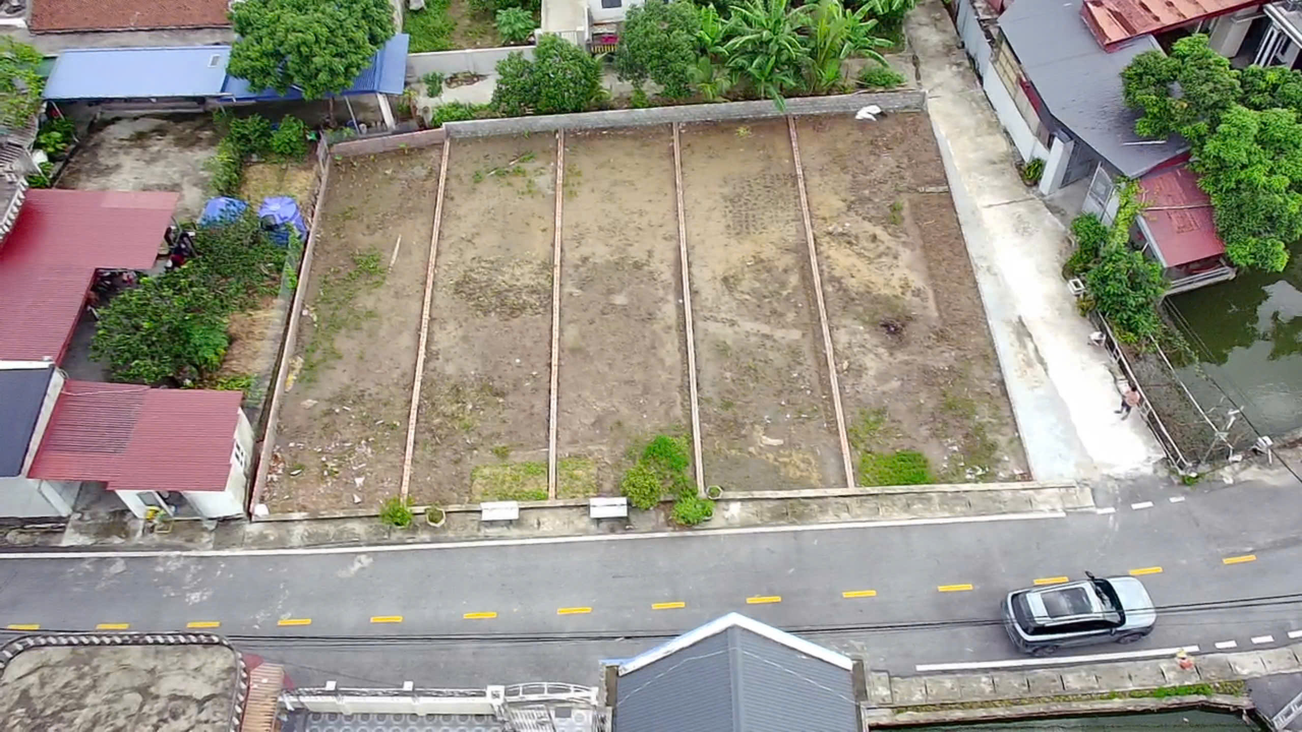BÁN ĐẤT MẶT ĐƯỜNG TRỤC THÔN GIỮA KHU DÂN CƯ